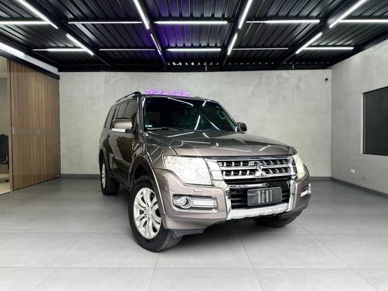 MITSUBISHI PAJERO FULL 3.2 HPE 4X4 16V TURBO INTERCOOLER DIESEL 4P AUTOMÁTICO MITSUBISHI PAJERO FULL 3.2 HPE 4X4 16V TURBO INTERCOOLER DIESEL 4P AUTOMÁTICO